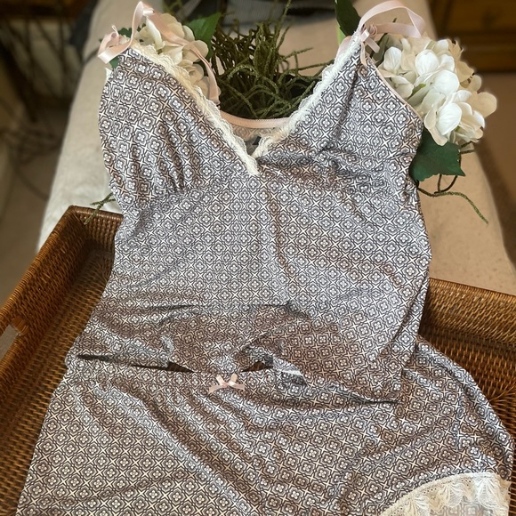 Laura Ashley Other - Laura Ashley intimate sleep ware 2 piece shorty